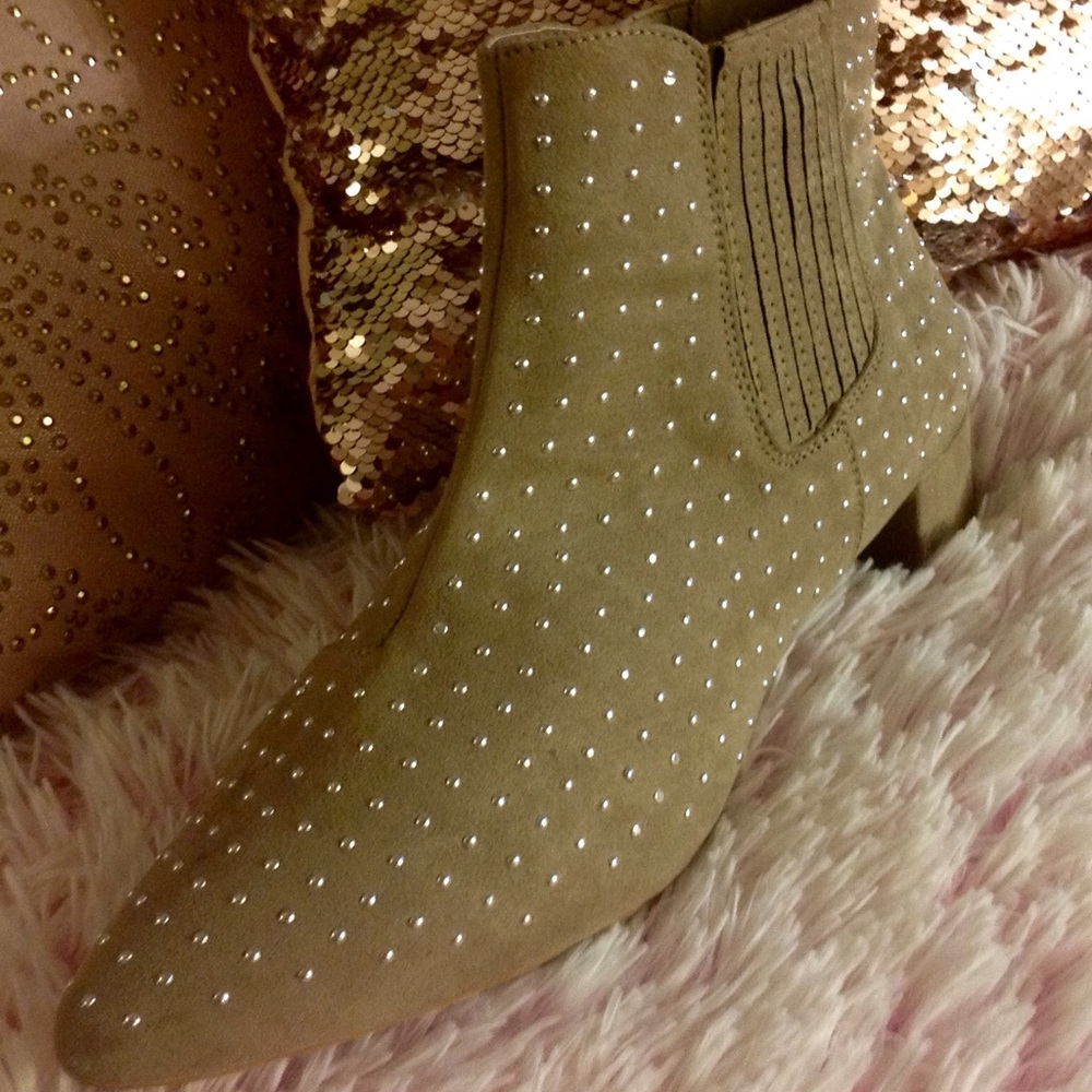 Brand New Nude Taupe & Silver Stud Boots 11 12 - Picture 3 of 5